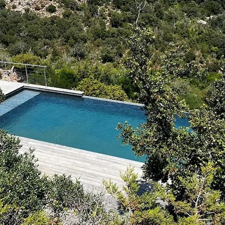 Porra 100m2, Pleine Nature, Piscine, Vue ヴィラ